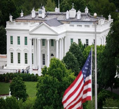البيت الأبيض يصدر بيان بـ"منع" بيع واستيراد اجهزة وبرمجيات السيارات من روسيا والصين بدءا من 2027